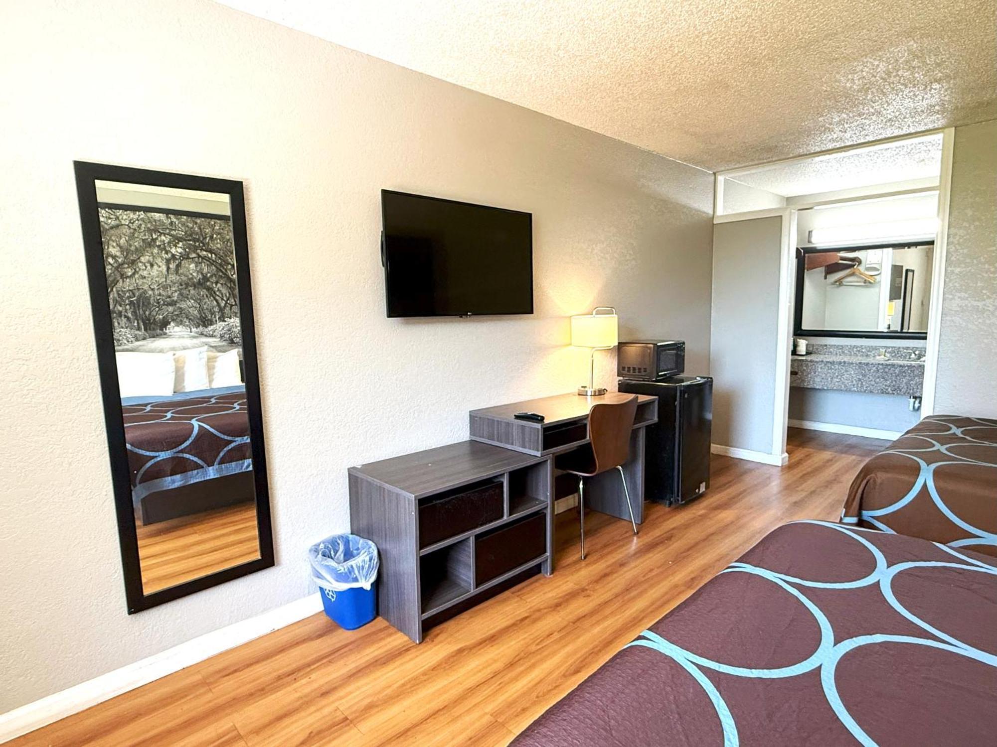 Super 8 By Wyndham Hardeeville - Savannah North Dış mekan fotoğraf