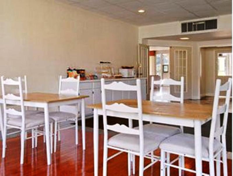 Super 8 By Wyndham Hardeeville - Savannah North Dış mekan fotoğraf