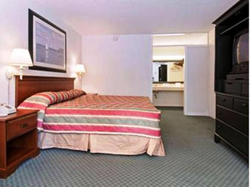 Super 8 By Wyndham Hardeeville - Savannah North Dış mekan fotoğraf